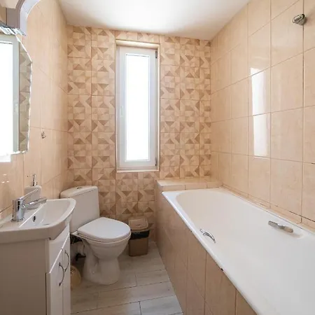 Zarinok House Вилла Сколе