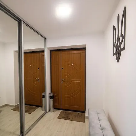 Zarinok House Сколе